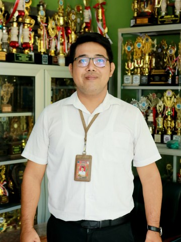 I Gede Eka Putra Sujana, S.Pd.